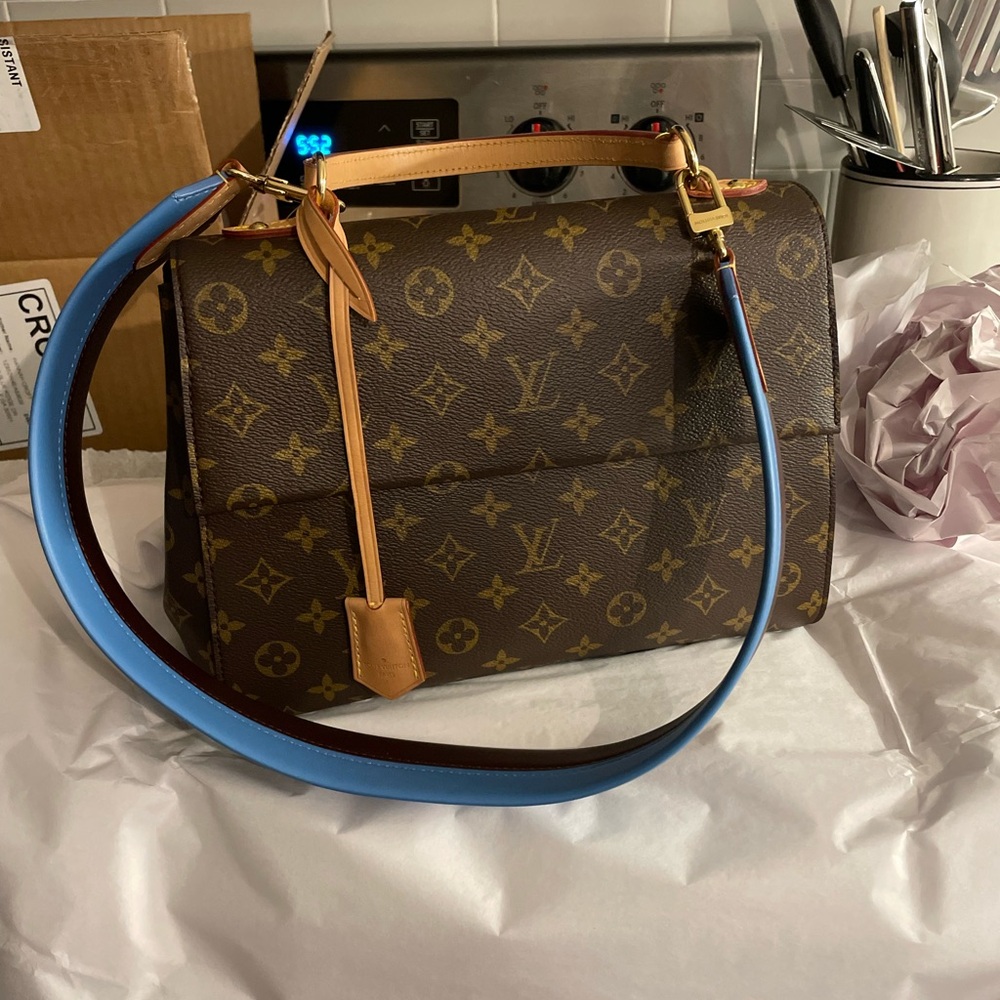 Louis Vuitton Cluny MM
